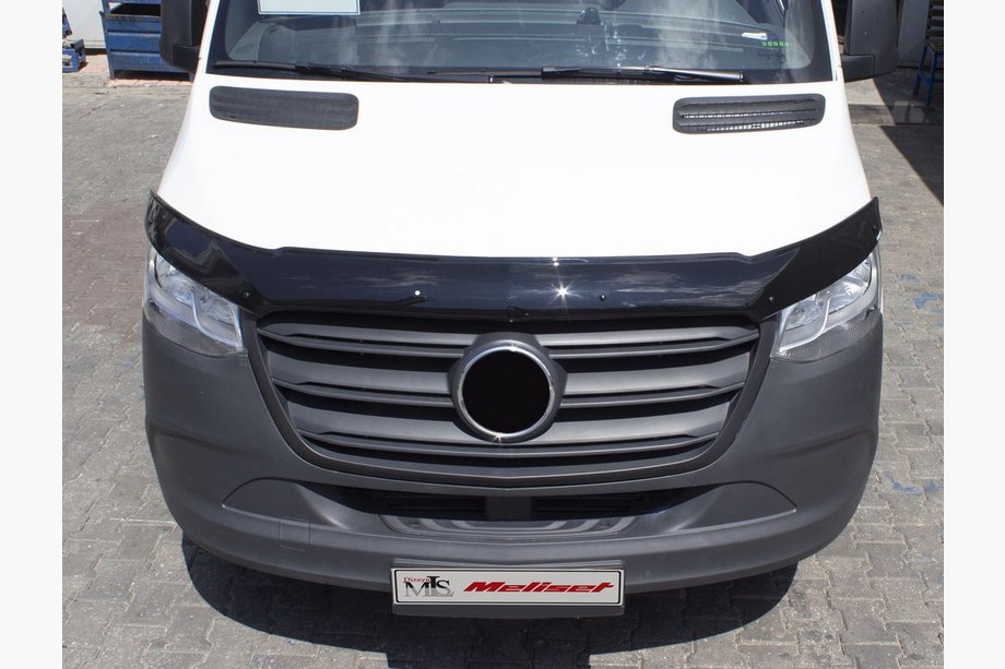 Mercedes Sprinter W907/W910 2018– Motora pārsega deflektors (EuroCap) Foto 8