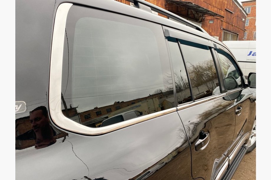 Toyota Land Cruiser 200 2007–2021 Nerūsējošā tērauda aizmugurējā stikla stūru uzlikas (2 gab.) Foto 1