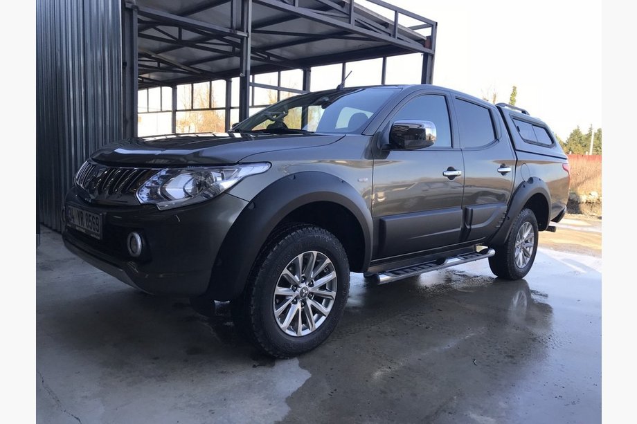 Mitsubishi L200 2015–2024 Durvju līstes OmsaLine (ABS) Image
