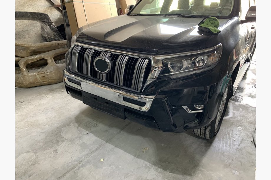 Toyota Land Cruiser Prado 150 2009–2023 Priekšējā bufera uzlika MiddleEast (2017-) Melna krāsa Foto 4