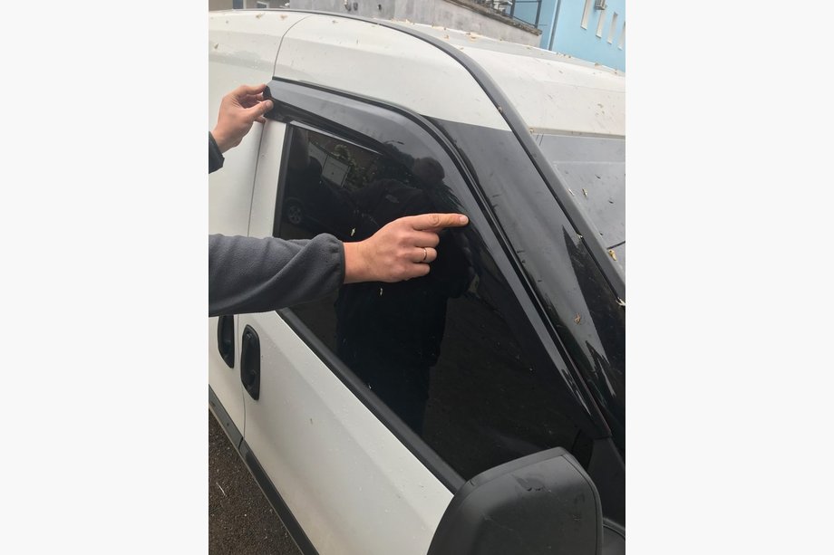 Opel Combo 2012–2018 Logu vēja deflektori DD-Mugen Image