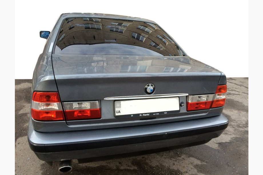 BMW 5. sērija E34 1988–1995 Hroma līste virs numura zīmes (nerūsējošais tērauds) Image