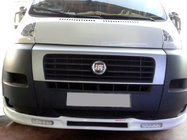 Fiat Ducato 2006–2025 Priekšējā bampera lūpas spoileris 2006-2013 (šaurs ar LED, krāsošanai) foto 1