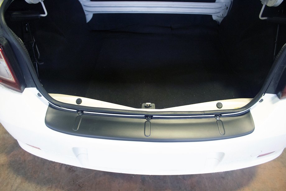 Dacia Logan II 2013–2022 Aizmugurējā bampera uzlika EuroCap (ABS) Image