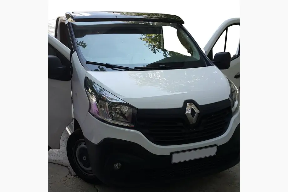 Nissan NV300/Primastar 2016– Vējstikla vizieris (melns spīdīgs, 5 mm) Image