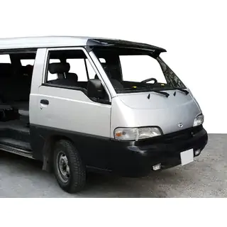 Vējstikla vizieris (melns spīdīgs, 5 mm) Hyundai H100 foto 1