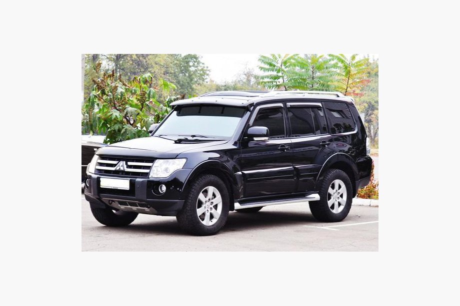 Mitsubishi Pajero Wagon IV 2006–2021 Vējstikla vizieris Image