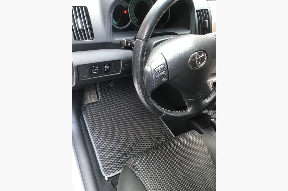 Toyota Corolla Verso 2004–2009 EVA auto paklājiņi (melni) Image