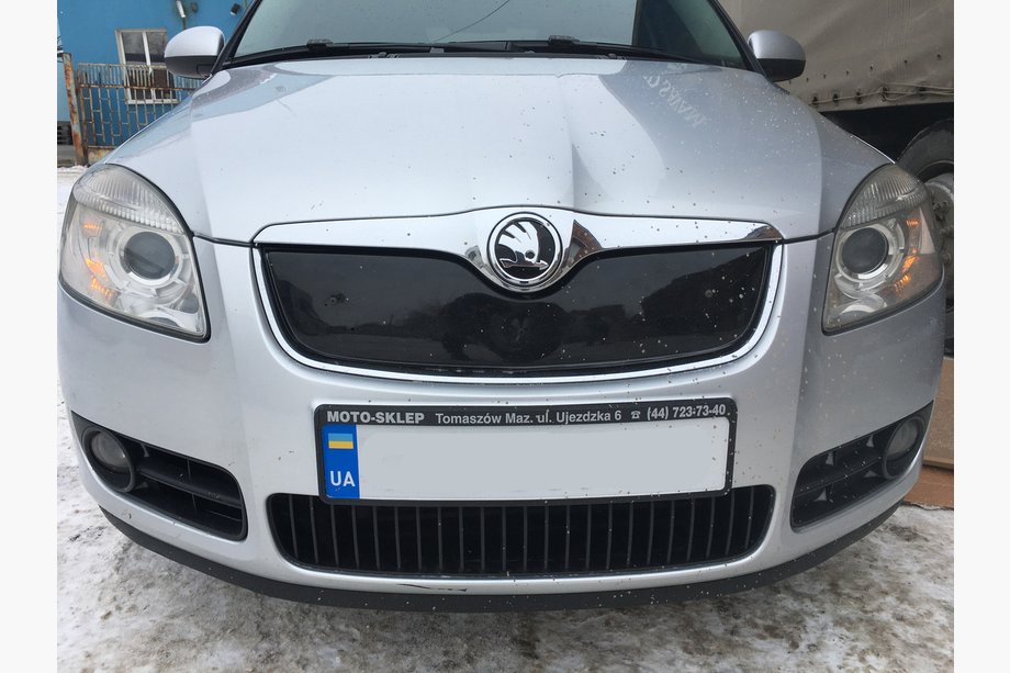 Skoda Fabia 2007–2014 Ziemas pārsegs radiatora režģim (2007-2010, augšējais) Image