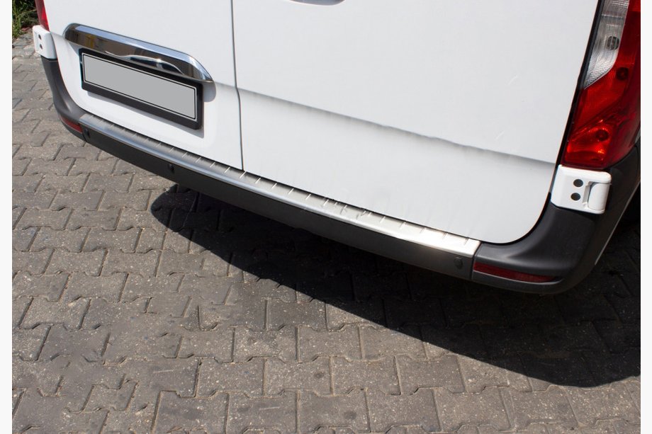 Mercedes Sprinter W907/W910 2018– OmsaLine aizmugurējā bufera uzlikas (nerūsējošais tērauds) Image