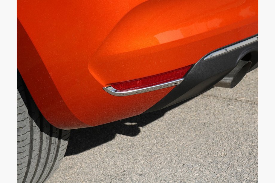 Renault Clio V 2019– Hromētas aizmugurējo atstarotāju apmales (2 gab., nerūsējošais tērauds) OmsaLine – itāļu nerūsējošais tērauds Image