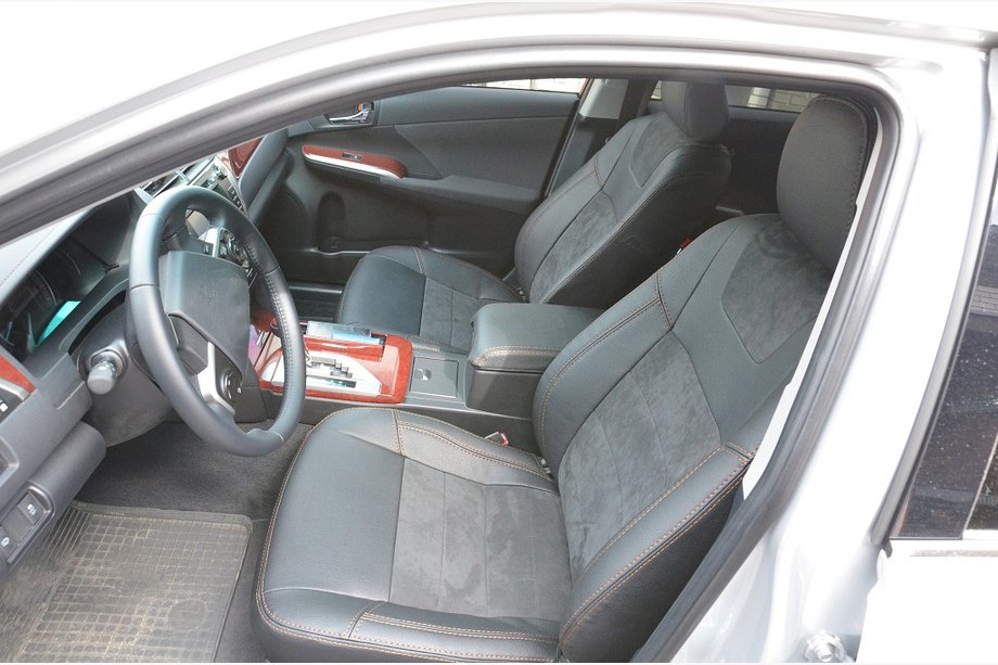 Toyota Camry 2011–2017 Autosēdekļu pārvalki (ādas imitācija / alkantaras aizstājējs, Elite) Image