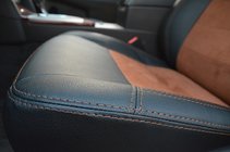 Toyota Camry 2011–2017 Autosēdekļu pārvalki (ādas imitācija / alkantaras aizstājējs, Elite) foto 7