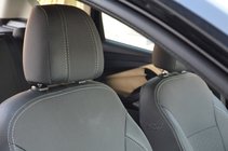 Ford Kuga/Escape 2013–2019 Autosēdekļu pārvalki (audums↗ekoāda, Premium) foto 2