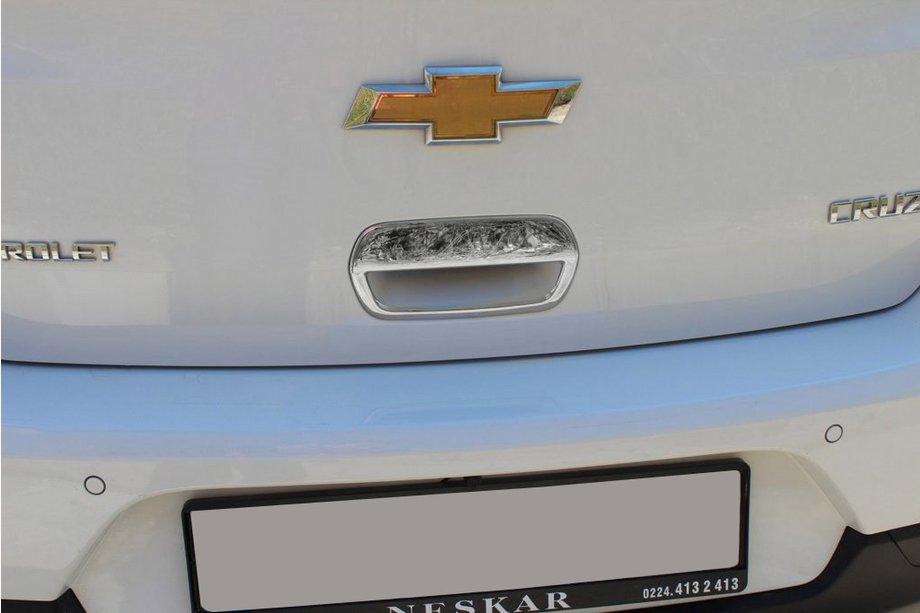 Chevrolet Cruze 2009–2015 Bagāžnieka roktura uzlika (HB versijai, nerūsējošais tērauds) OmsaLine – itāļu nerūsējošais tērauds Image