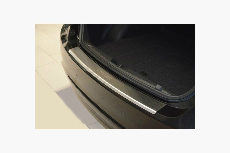 Chevrolet Cruze 2009–2015 Aizmugurējā bampera uzlika ar ieloci Nataniko (nerūsējošais tērauds) Hečbeks Image