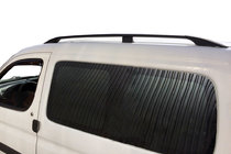 Peugeot Partner 1996–2008 Melni jumta reliņi Plastmasas kājiņas, montāža ar līmi foto 1