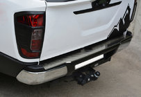Nissan Navara/NP300 2016– Aizmugurējā bufera uzlika (nerūsējošais tērauds) foto 1