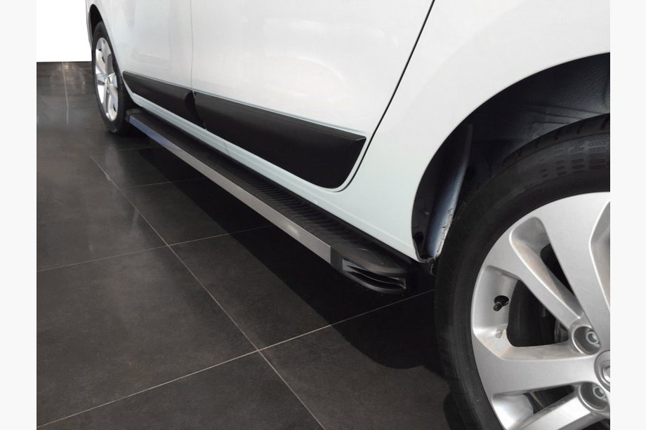 Volkswagen T5 Transporter 2003–2010 Sānu pakāpieni Maya V1 (2 gab., alumīnijs) Garā riteņu bāze Image