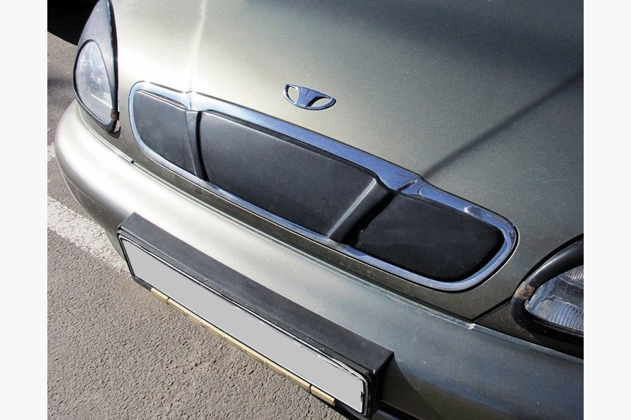 Chevrolet Lanos 1998–2017 IZPĀRDOŠANA!!! Ziemas radiatora režģa aizsegs (augšējais) Image