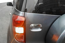 Daihatsu Terios 2006–2017 Bagāžnieka atvēršanas roktura uzlika (nerūsējošais tērauds) foto 1