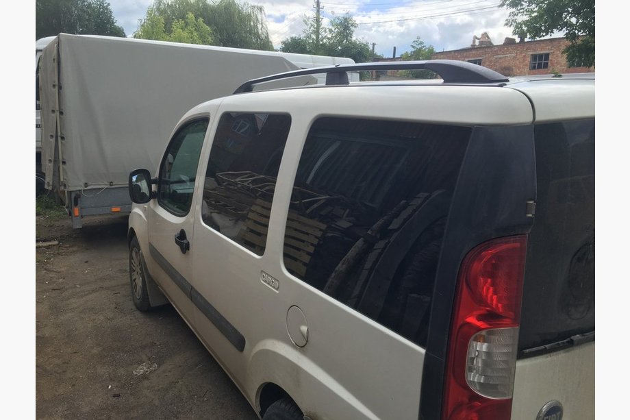 Fiat Doblo I 2005–2010 Melni jumta reliņi Maxi bāze, plastmasas kājiņas Foto 5