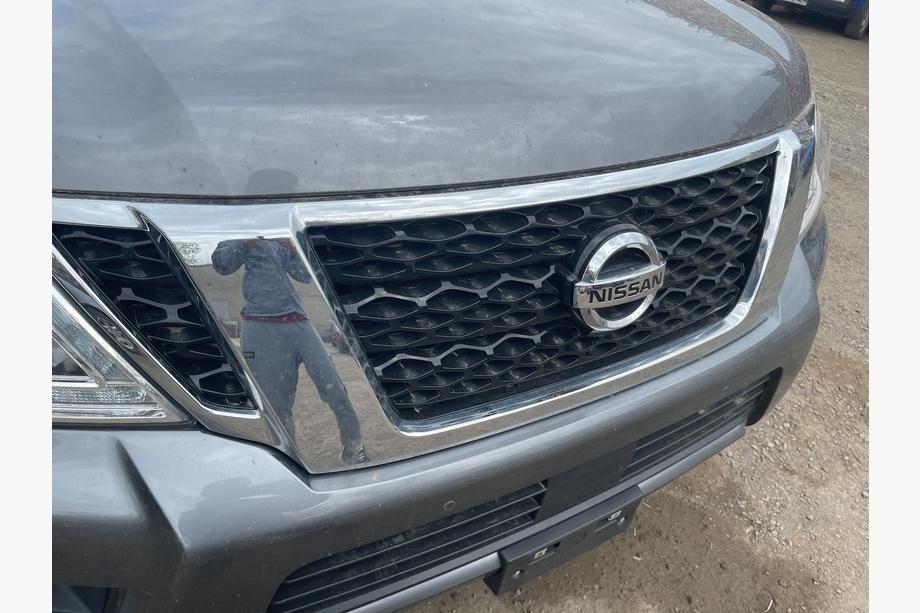 Nissan Patrol Y62 2010–2024 Priekšējā reste (oriģināls, 2019) Image