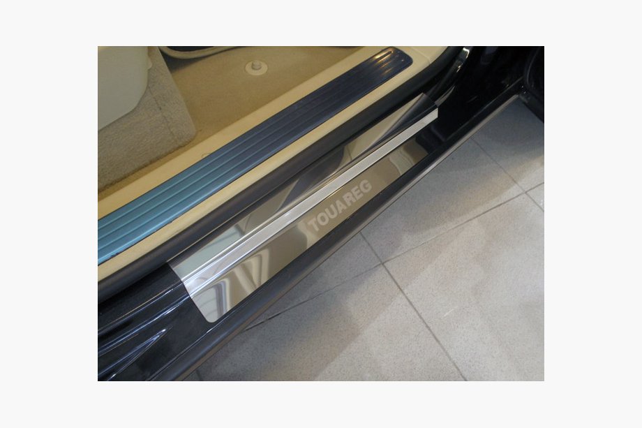 Volkswagen Touareg 2002–2010 Sliekšņu uzlikas Nataniko (4 gab., nerūsējošais tērauds) Standarta - Lohmann līmlente, 0,5 mm Foto 1