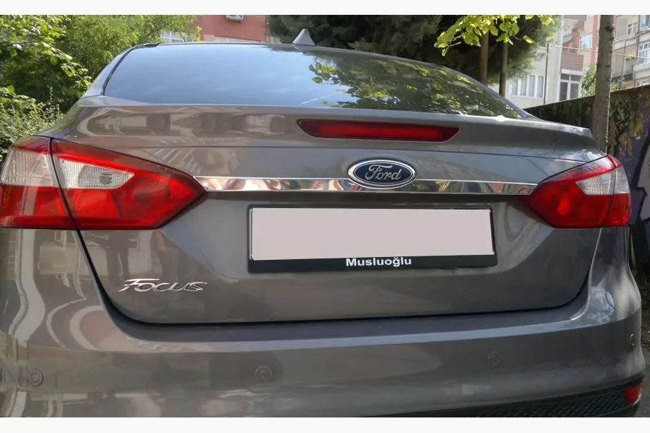 Ford Focus III 2011–2017 Plata līste virs numura zīmes (nerūsējošais tērauds) Image