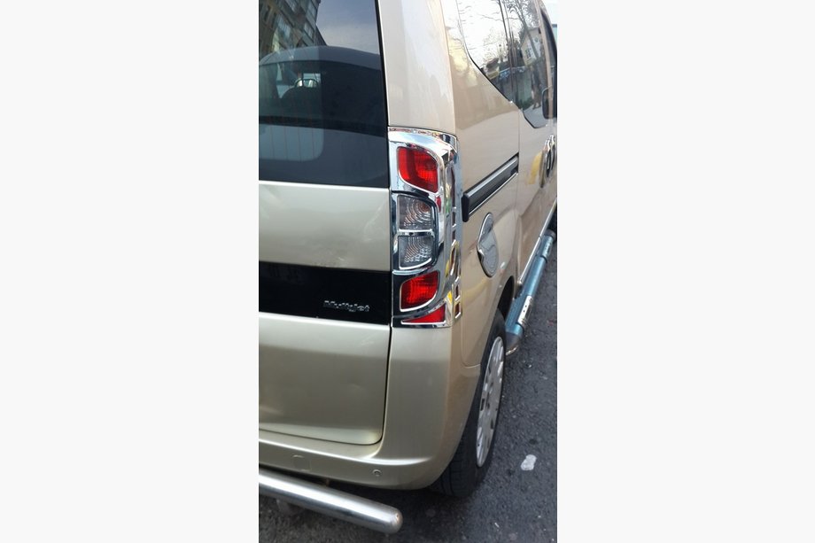 Peugeot Bipper 2008–2017 Uzlikas stoplukturiem ar izliekumu (2 gab., plastmasa) Foto 5