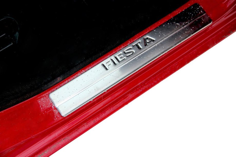Ford Fiesta 2008–2017 Sliekšņu uzlikas (Omsa, 4 gab., nerūsējošais tērauds) Image
