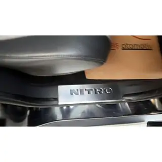 Carmos sliekšņu uzlikas augšējai daļai (nerūsējošais tērauds) Dodge Nitro 2006–2011 foto 2