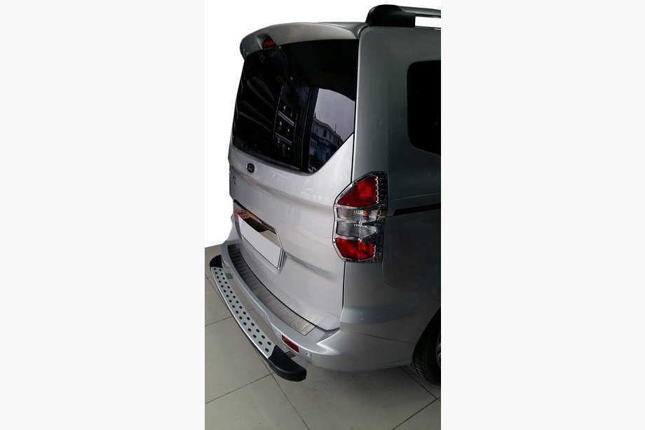 Ford Courier 2014–2023 Aizmugurējais aizsargstienis DotLine Image
