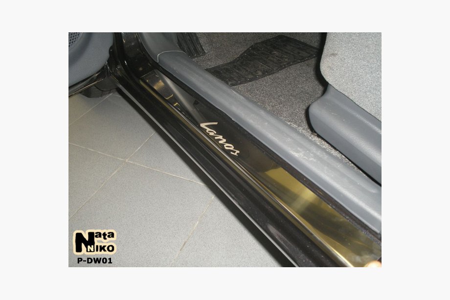 Daewoo Lanos 1998–2017 Sliekšņu uzlikas Nataniko (4 gab., nerūsējošais tērauds) Standarta – Lohmann līmlente, 0,5 mm Image