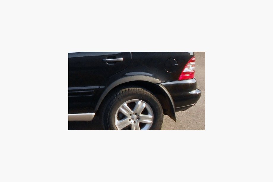 Mercedes ML W163 1997–2005 Riteņu arku uzlikas (4 gab., melns metāls) Foto 1