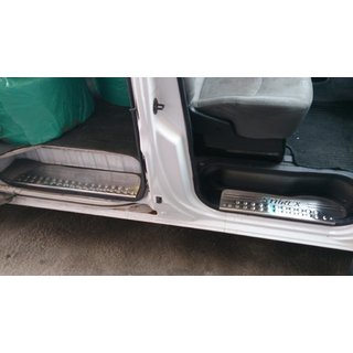 Sliekšņu uzlikas OmsaLine (3 gab., nerūsējošais tērauds) Hyundai H200, H1, Starex 1998–2007 foto 2