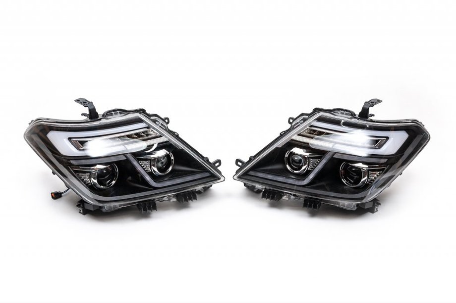 Nissan Patrol Y62 2010–2024 Priekšējie lukturi 2010-2020 (2 lēcas) Image