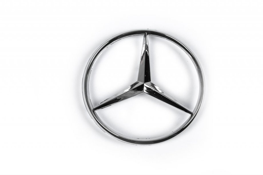 Mercedes E-class W210 1995–2002 Aizmugurējā emblēma (Mercedes logotips) Image