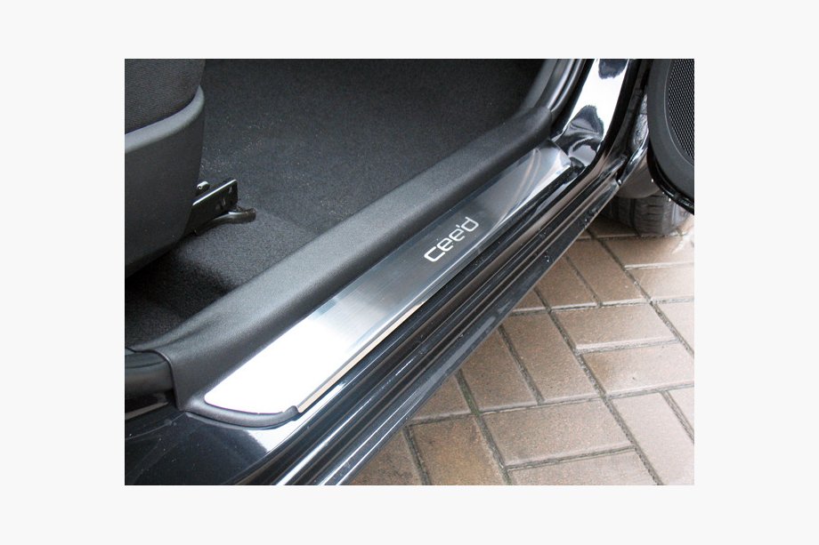 Kia Ceed 2007–2012 Sliekšņu uzlikas Nataniko (4 gab., nerūsējošais tērauds) Image