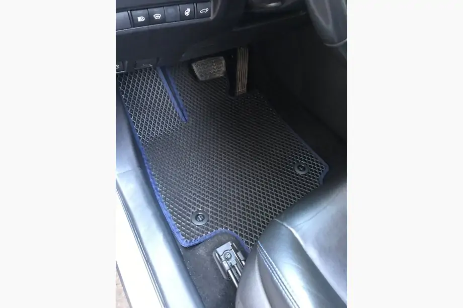 Toyota Rav 4 2019–2025 EVA paklāji automātiskajai pārnesumkārbai (melni) Image