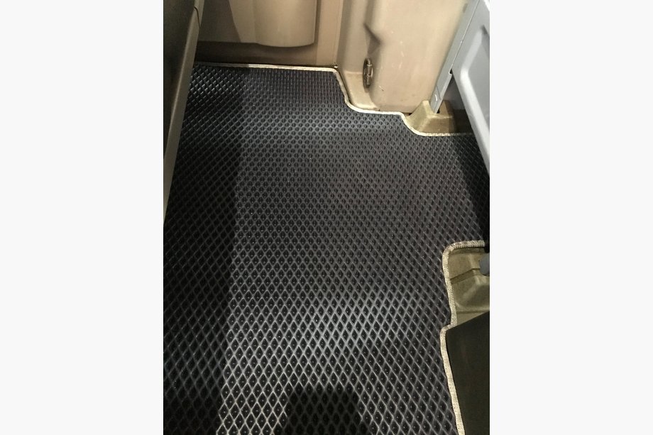 Volkswagen Crafter 2006–2016 2. rindas salona paklāji oriģinālajai kravas/pasažieru versijai (EVA, melni) Image