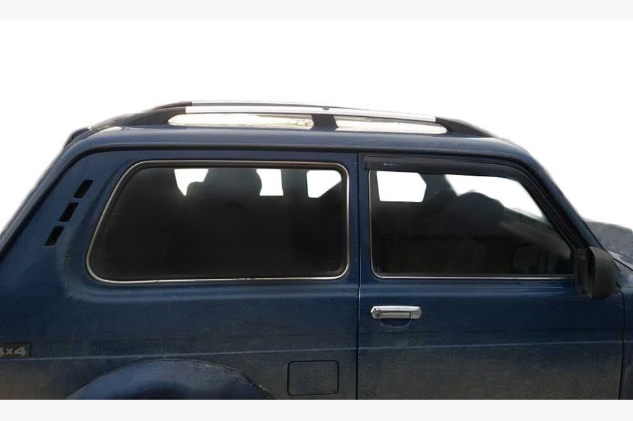 Lada Niva un Urban 1977– Hromēti jumta reliņi Image