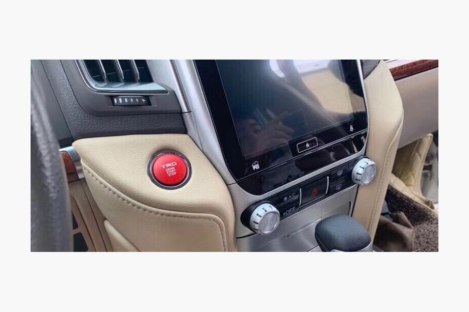 Toyota Land Cruiser 200 2007–2021 TRD poga (2018. gada dizains) Image