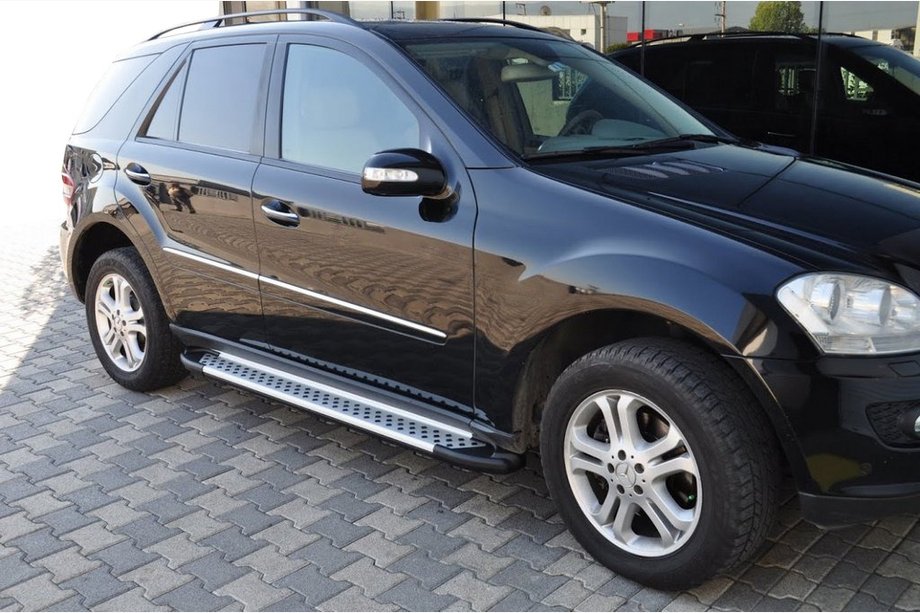 Mercedes ML W164 2005–2011 Sānu pakāpieni Allmond Grey (2 gab., alumīnija) Foto 1