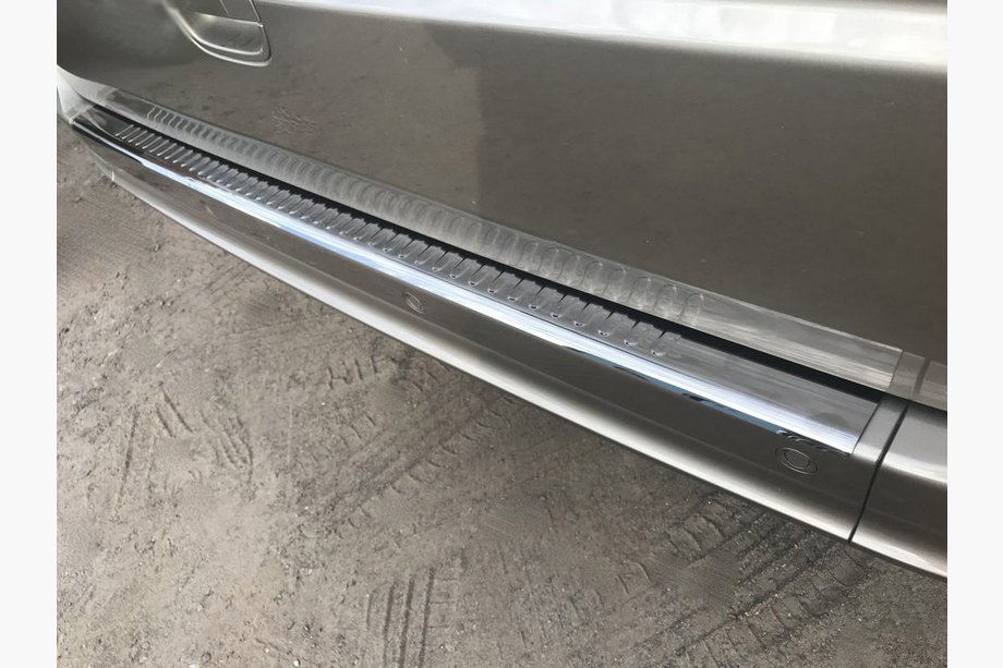Mercedes Vito W639 2004–2014 Aizmugurējā bampera uzlika, melnais hroms (OmsaLine, nerūsējošais tērauds) Image