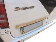 Mercedes Sprinter W906 2006–2018 Nerūsējošā tērauda līste virs numura zīmes foto 1