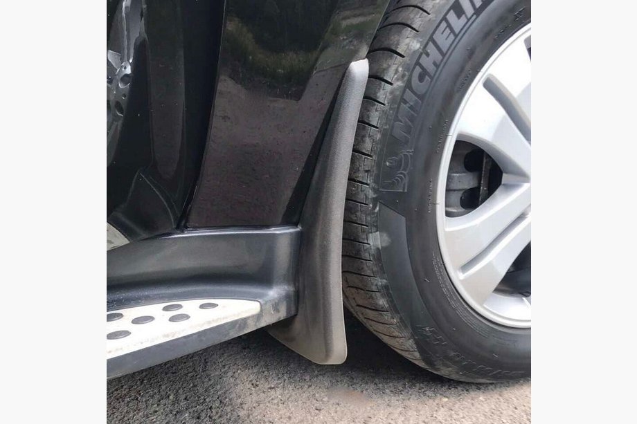 Mercedes GL class X164 2006–2012 Dubļusargi Premium (4 gab.) Image