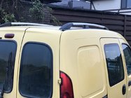 Renault Kangoo 1998–2008 Hromēti jumta reliņi Standarta bāze, plastmasas stiprinājuma pēdas foto 1