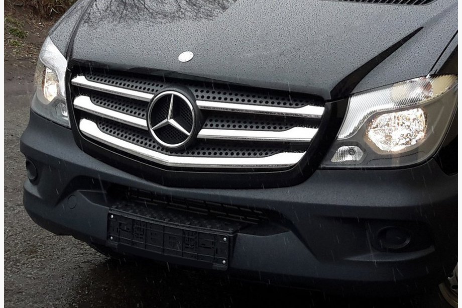 Mercedes Sprinter W906 2006–2018 Radiatora režģa uzlikas (2013↗, nerūs.) OmsaLine – itāļu nerūsējošais tērauds Image