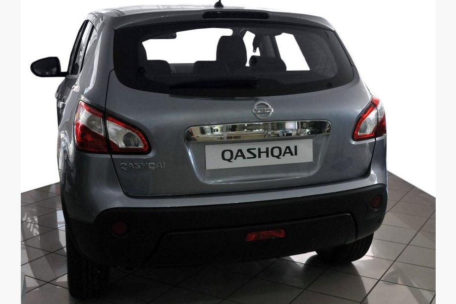 Nissan Qashqai 2010–2014 Uzliktnis virs numura zīmes (nerūsējošais tērauds) Bez pogas, OmsaLine – itāļu nerūsējošais tērauds Image